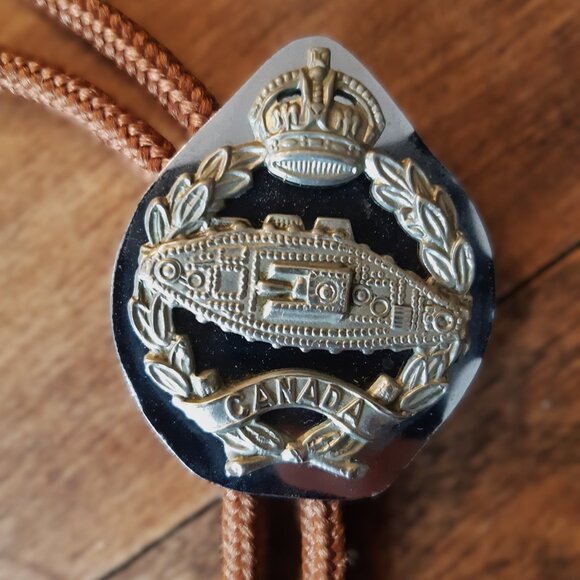 RARE! Vintage WW2 'sweatheart' custom made BOLO tie - Canadian Armoured Corp - Picture 2 of 4